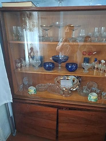 dolab termo: Qiymət 50 manatdır. Aşağı hissəsi genişdir və 2 qapılıdır. İstifadəyə — 1