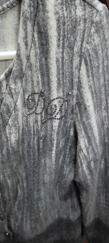 Dest satilir, cox yumshaq materiali var. 48-50 razmere gedir. 25 azn — 4
