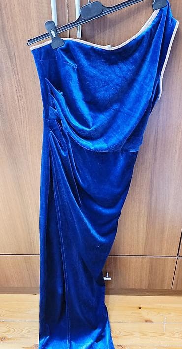 beden kremi: Məhsul: Axşam/libas – məxmər, tünd kral mavisi Təsvir: - Material — 3