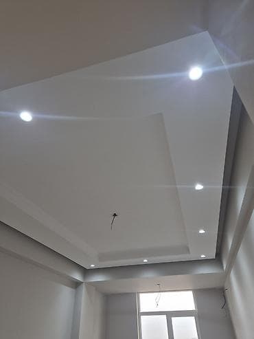 Dayələr: - Daxili dizayn: açıq-boz və ağ tonlarda müasir üslub, hamar divar — 2