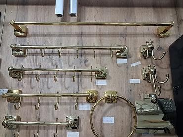 dəsmallar: Qızılı rəngdə vanna otağı aksesuarları dəsti - Material: metal — 1