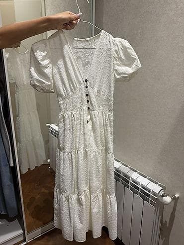 broder: Ağ rəngli, incə naxışlı (broderiya/quruluşlu) maxi/ midi boy paltar — 1