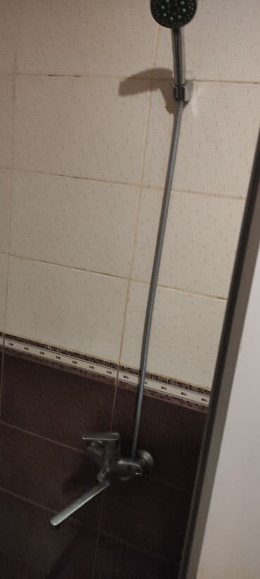 Kirayə mənzillər: Bineqedi Sentralnide 3mertebeli binanin2 ci mertebesinde2 otaqli ev — 5