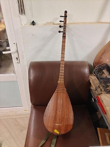 9 simli 60,70 ci illerin Qedimi qara cure sazidi.Sesi bal kimidi lalafo.az -da 9 simli 60,70 ci illerin Qedimi qara cure sazidi.Sesi bal kimidi