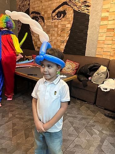 helium sarlar: Uşaq tədbirləri üçün əyləncə paketi Xidmətin tərkibi: - Şən kloun — 3