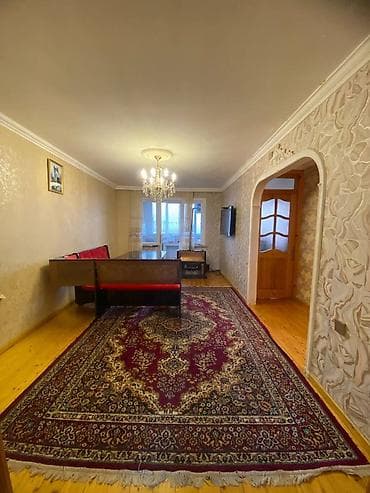 Gəncə şəhərində Metallurq stadionu yazınlığında İsaq Cəfərov küçəsində