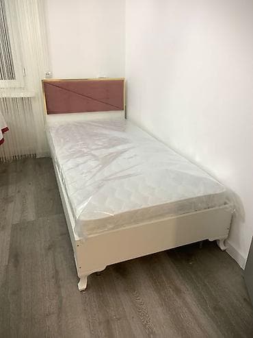 tek krafat: Tək nəfərlik çarpayı və döşək dəsti. - Ölçü: təxmini 90x200 sm tək — 1