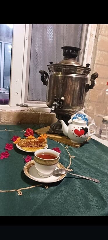 arı balı: Təbii pətək balı – birbaşa çərçivədən - Məhsul: Arı pətəyində mum — 2