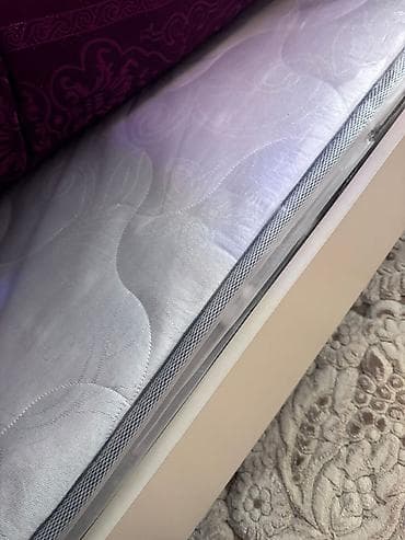 Oğlan və qız üçün, Çarpayı, Bazasız, Matras ilə, Siyirməsiz