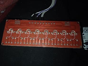 panel pulsuz: 8 kanallı rele modulu – mikrokontrollerlə idarə olunan güc açarları - — 2