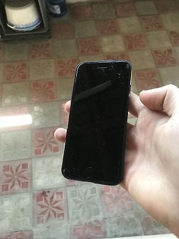 iphone 11 pro ekran: IPhone 7 Plus, Jet Black, Barmaq izi — 2
