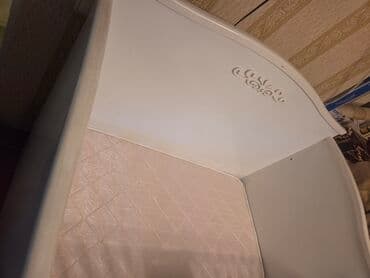 продам детскую кроватку: Ağ rəngli uşaq beşiyi, uşaqlar üçün rahat və təhlükəsiz yataq təmin — 2