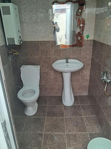 guneslide heyet evi: İcarəyə verilir: sadə və səliqəli otaq - 2 tək nəfərlik taxta çarpayı — 4