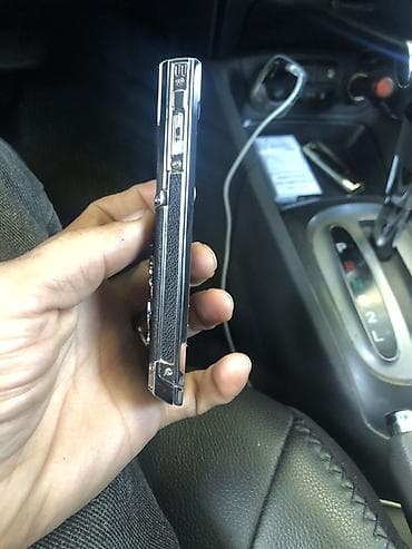 apple 18 pro max: Vertu rəng - Qara, Düyməli — 4