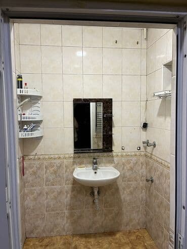 7 mkr kiraye kohne tikili: Satılır: 3 otaqlı mənzil/interyer Xüsusiyyətlər: - Geniş zal — 2