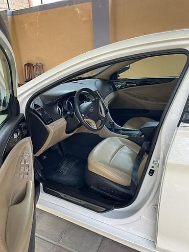 tank pro: Hyundai Sonata: 2.4 l | 2010 il Sedan — 7