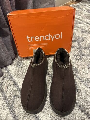 белые новые кеды: Угги, Размер: 39, цвет - Коричневый, Новый — 2