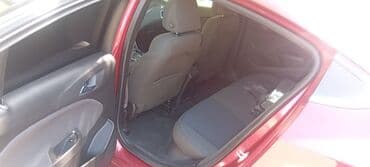 yağış sensoru: Chevrolet Cruze sedan – qırmızı (metalik) rəngdə, 4 qapı, arxa “CRUZE” — 7