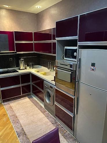 Salam.Kirayə verilir Şəhərin mərkəzində inqilabda yerləşir 2 otaqlı