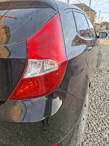 hunday aksent: Hyundai Accent: 1.6 l | 2013 il Sedan — 10