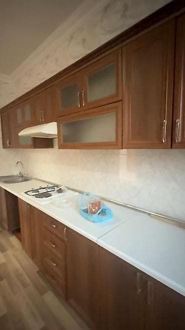 2 ci el kuxna mebeli: Mətbəx mebel dəsti – yenisini yığılır deyə satılır. 4 metr uzunluğunda — 7