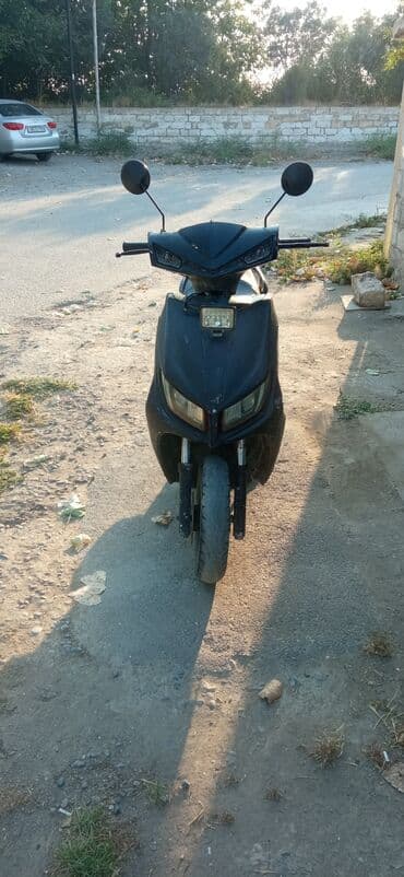 t 25 traktor: Moon brand - 53, 80 sm3, 2000 il, 225 km — 1