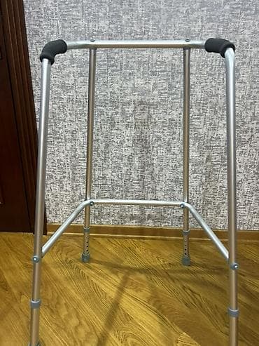 Yerimək üçün arabalar, çəliklər, əsalar, rollatorlar: ENDİRİM OLACAQ Yüngül gəzinti çərçivəsi (walker) - Material: möhkəm — 2