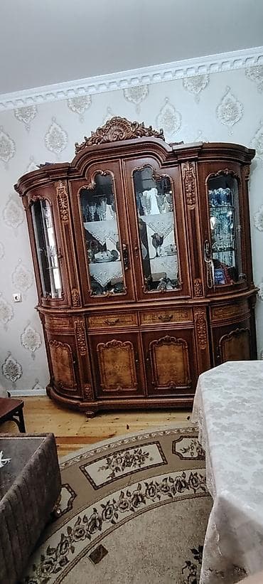 Moyka avadanlığı: Şüşəli dolab vitrini — 1