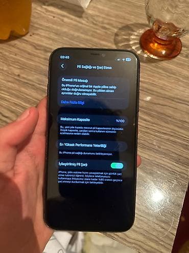 iphone 11 dubay: IPhone 11, Qara, Face ID — 5