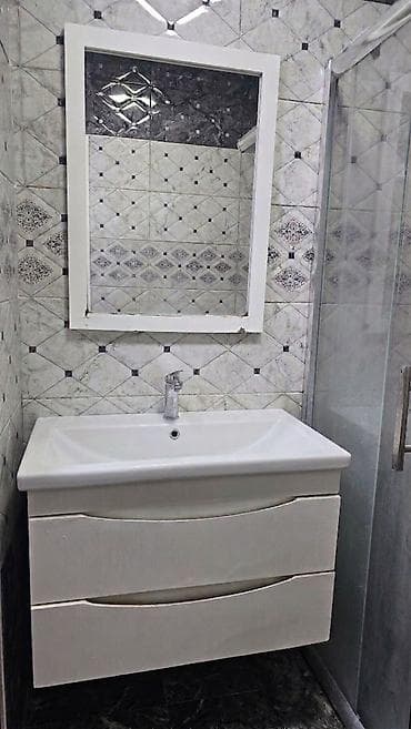divar boyalari kataloqu: Vanna otağı üçün lavabo dolabı dəsti - Rəng: ağ - Komplekt: güzgülü — 1