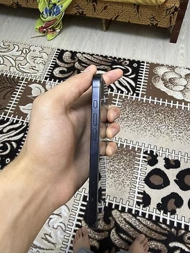 iphone 16 pro 512: IPhone 16e, 128 GB, Qara, Face ID — 3