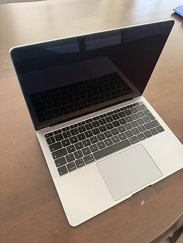 en ucuz apple macbook air: MacBook Air 13” 2018 satılır. Vəziyyəti yaxşıdır, hər şeyi işlək — 3