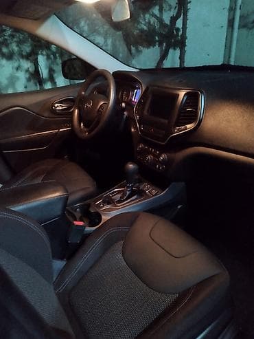 ferrari satilir: Jeep Cherokee: 2.4 l | 2018 il — 8