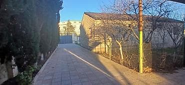 Mərdəkanda həyətyanı sahə və bağ sahəsi 19 sot. İşıq qaz su var - — 5