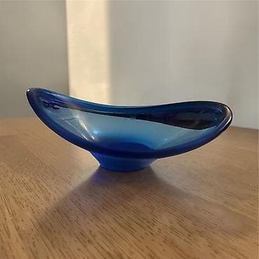 Ev və bağ: Mavi şüşə dekorativ qab - Material: qalın, şəffaf mavi şüşə - — 1