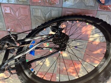 Velosiped ehtiyyat hissələri: Dağ velosipedi, müxtəlif ərazilərdə rahat sürmə imkanı təmin edən qara — 5