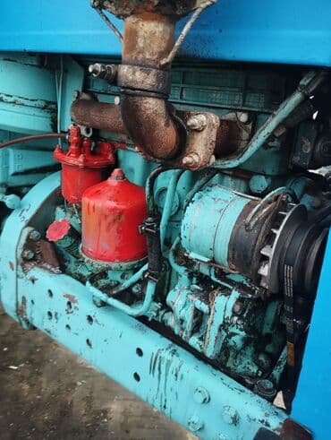 4 təkərli moto: Mavi rəngdə təkər formulalı aqrar traktor. Texniki xüsusiyyətlər: - — 8