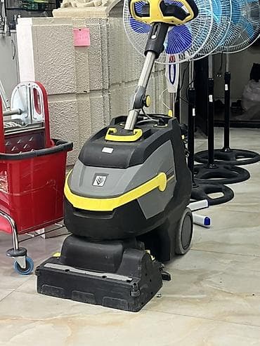 Ev və bağ: Orijinal Kärcher Professional Mərtəbə Yuma Maşını (Az işlənib) — 2