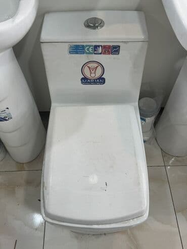 Marian markalı bu ağ unitaz keramikadan hazırlanıb və müasir hamam