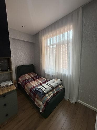 1 otaqli kohne binada ev: Müasir dizaynlı 2 otaqlı mənzil (studia tipli mətbəx‑qonaq otağı + — 3