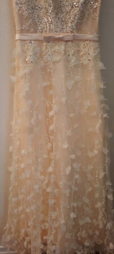 vecerni donlar: Uzunlugu:155
Rengi:bej
Teze deil — 3