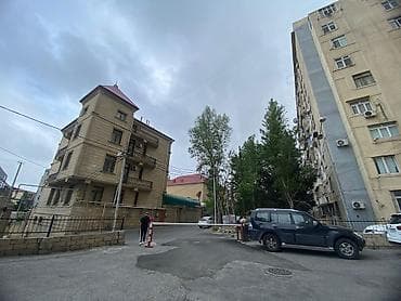 Təcili satılır!!! Şəhərin mərkəzində 8 Noyabr metrosuna piyada 6-7 — 7