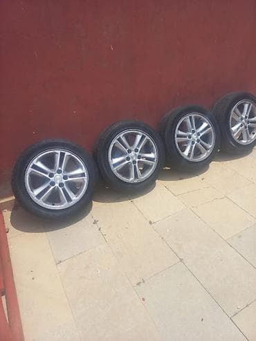 Yeni disk alindigi ucun kohneler satilir sinler yeyilib ustunde