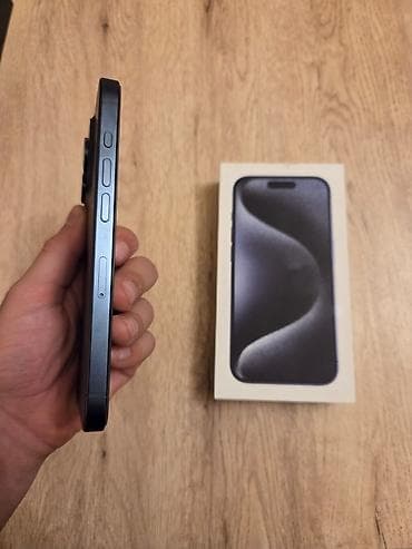 airpods pro: IPhone 15 Pro, 256 GB, Black Titanium, Face ID — 3