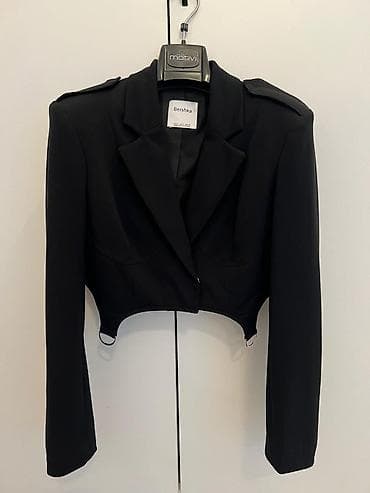 Üst geyimi: Bershka qısa qadın blezeri - Rəng: qara - Model: qısa/kropped blezer — 2