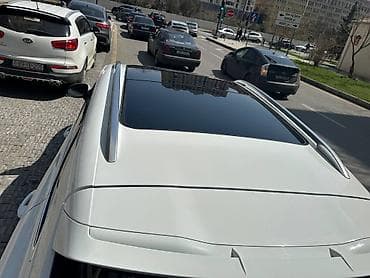 gx lexus 470: Ağ rəngdə olan Porsche Cayenne avtomobili. Qabaq tərəfində duman — 9