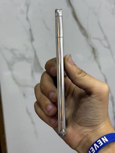 samsung galaxy s8 ekrani: Samsung Galaxy S22 — 4