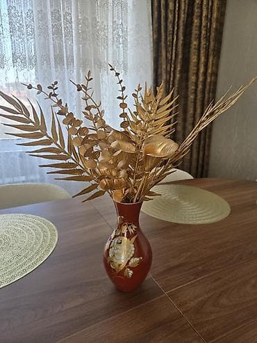 izalon gul: Bir vaza, Keramika — 2