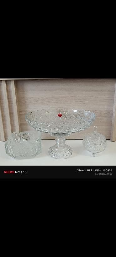 Biri qedimi xrustal olmaqla qablar satilir üç qabi birlikde alana 25