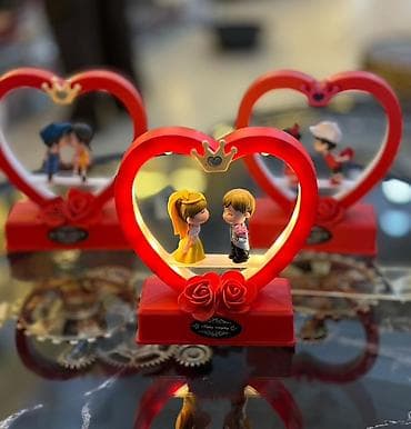 Fiqur, Plastik, rəng - Qırmızı